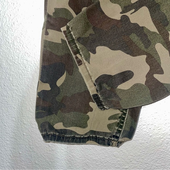 📌SOLD📌 Cato | Stretchy Camo Cargo Pants - Picture 2 of 7